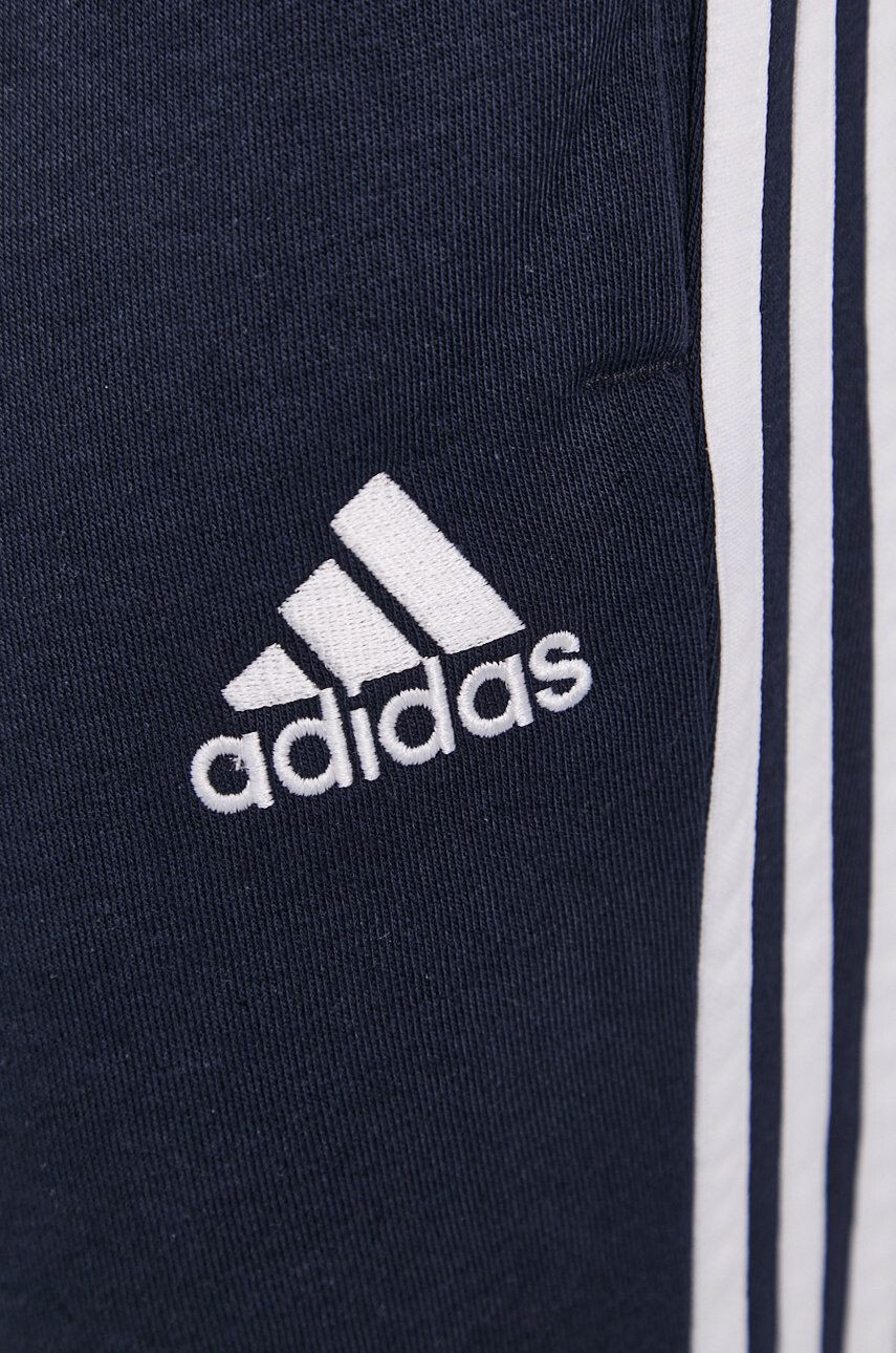 adidas Pantaloni GK8888 bărbați culoarea albastru marin cu imprimeu - Pled.ro