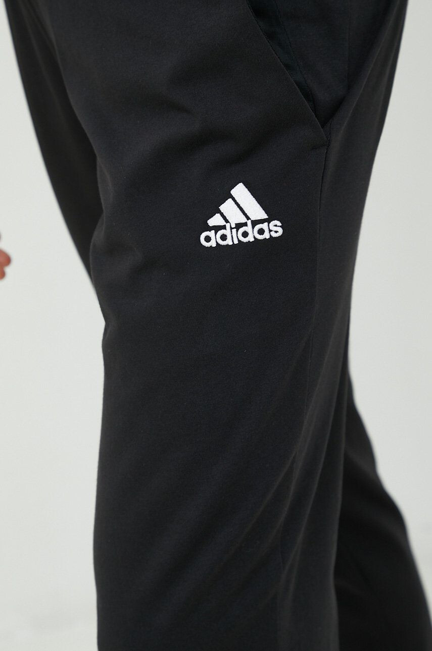 adidas pantaloni de antrenament Essentials barbati culoarea negru neted - Pled.ro