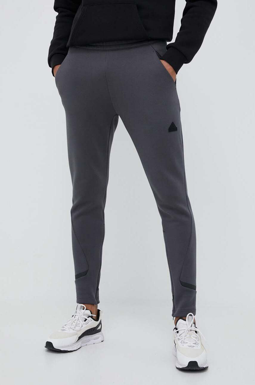 adidas pantaloni de trening culoarea gri cu imprimeu - Pled.ro