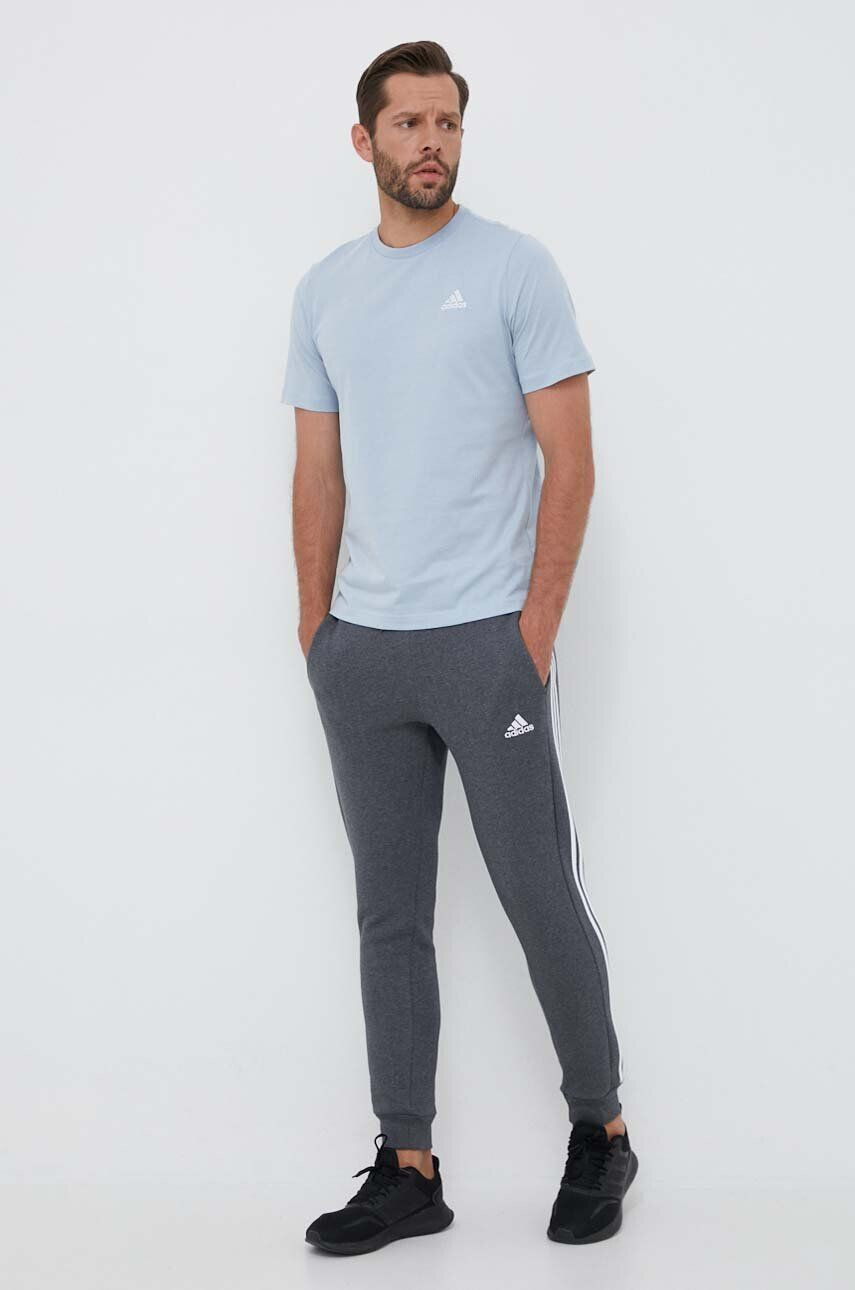 adidas pantaloni de trening culoarea gri cu imprimeu - Pled.ro