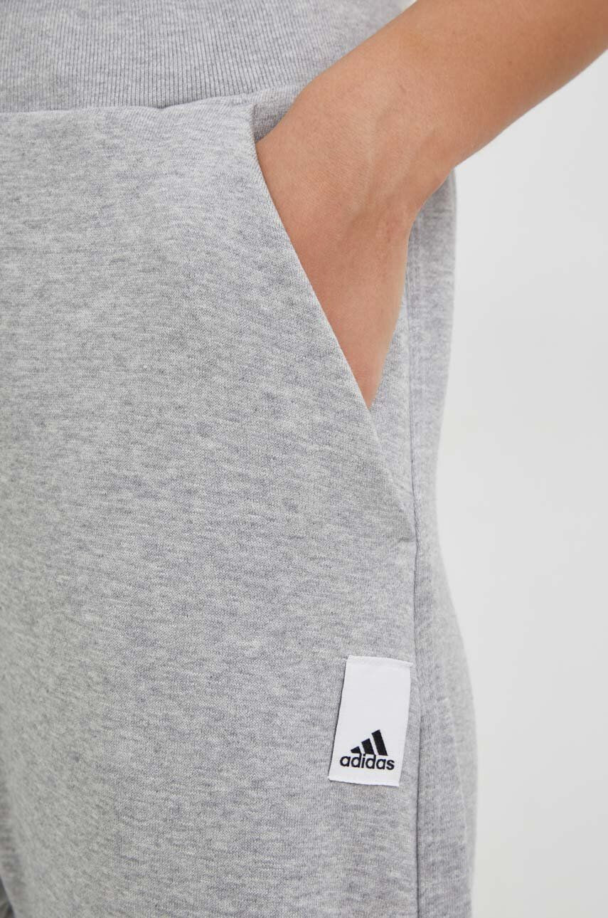 adidas pantaloni de trening femei culoarea gri melanj - Pled.ro