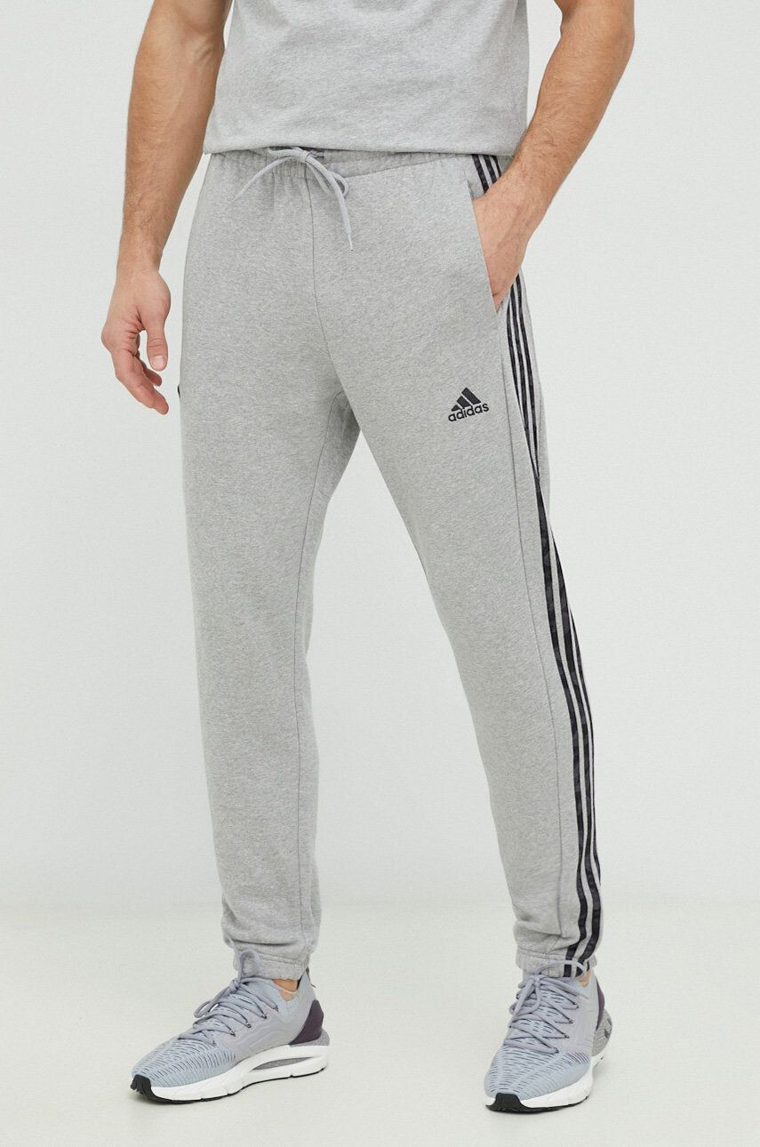 adidas pantaloni de trening din bumbac barbati culoarea gri neted - Pled.ro