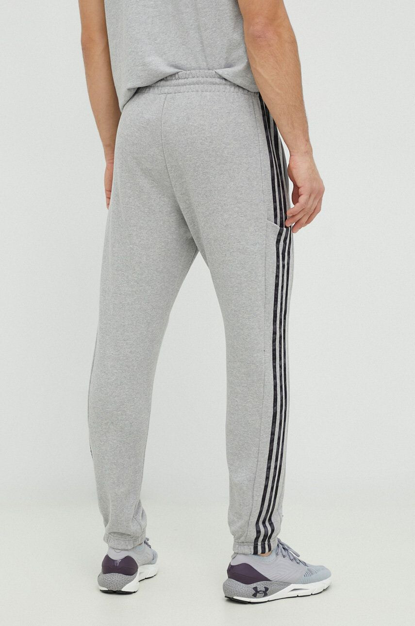 adidas pantaloni de trening din bumbac barbati culoarea gri neted - Pled.ro