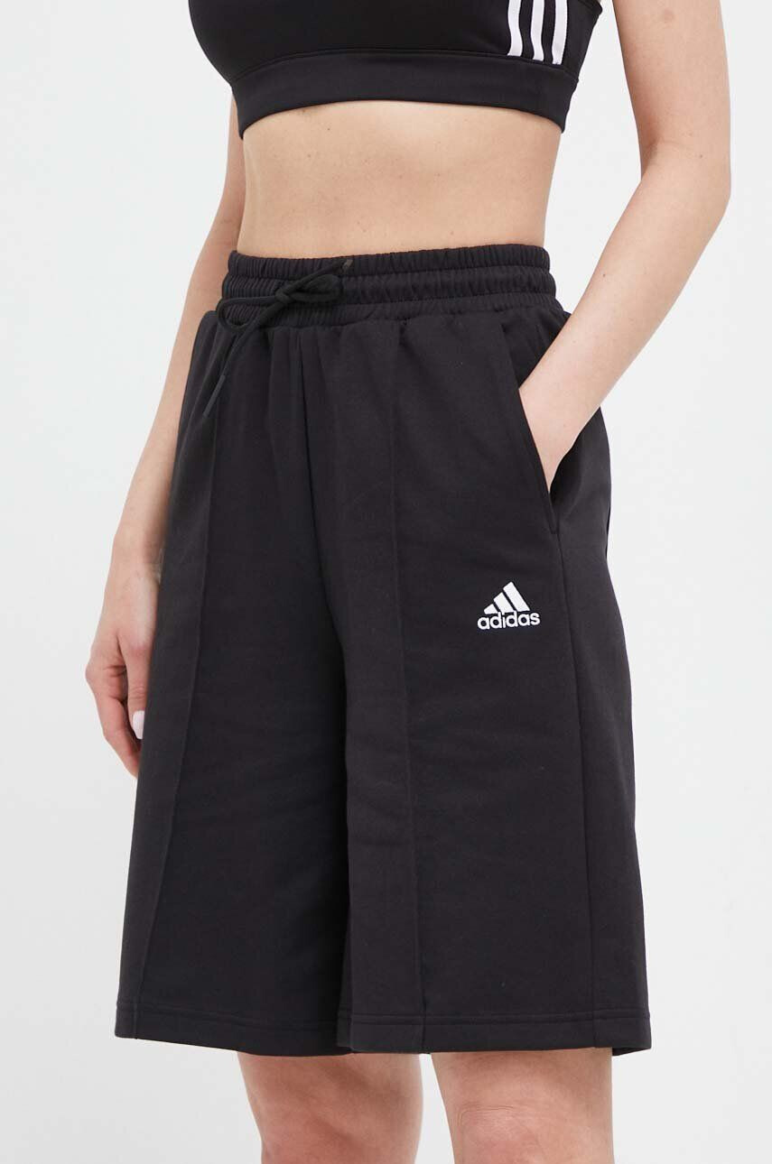 adidas pantaloni scurti - Pled.ro