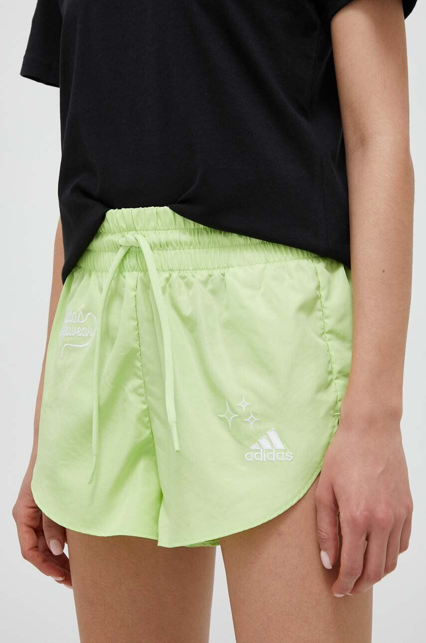 adidas pantaloni scurti femei culoarea verde cu imprimeu medium waist - Pled.ro