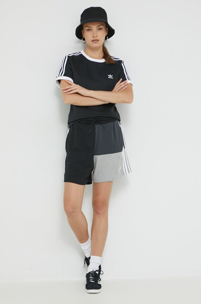 adidas pantaloni scurti din bumbac femei culoarea negru cu imprimeu high waist - Pled.ro