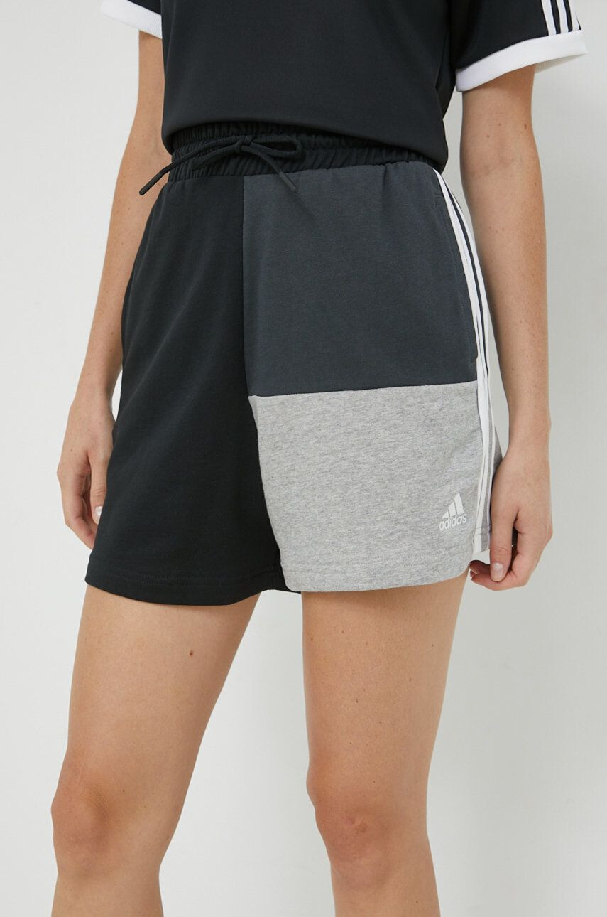 adidas pantaloni scurti din bumbac femei culoarea negru cu imprimeu high waist - Pled.ro