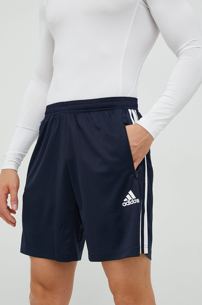 adidas Performance pantaloni scurți de antrenament Designed To Move - Pled.ro