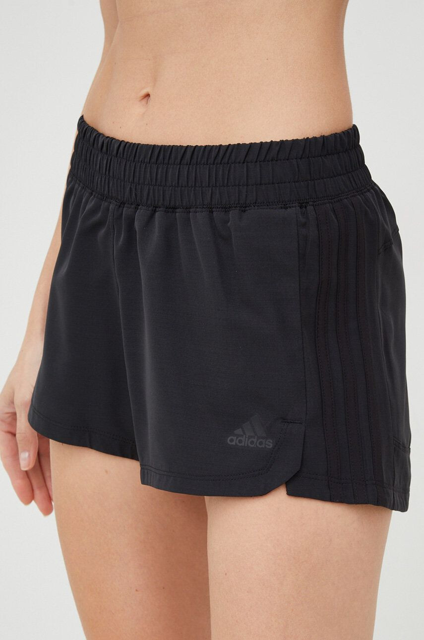 adidas Performance pantaloni scurți de antrenament femei culoarea negru neted medium waist - Pled.ro