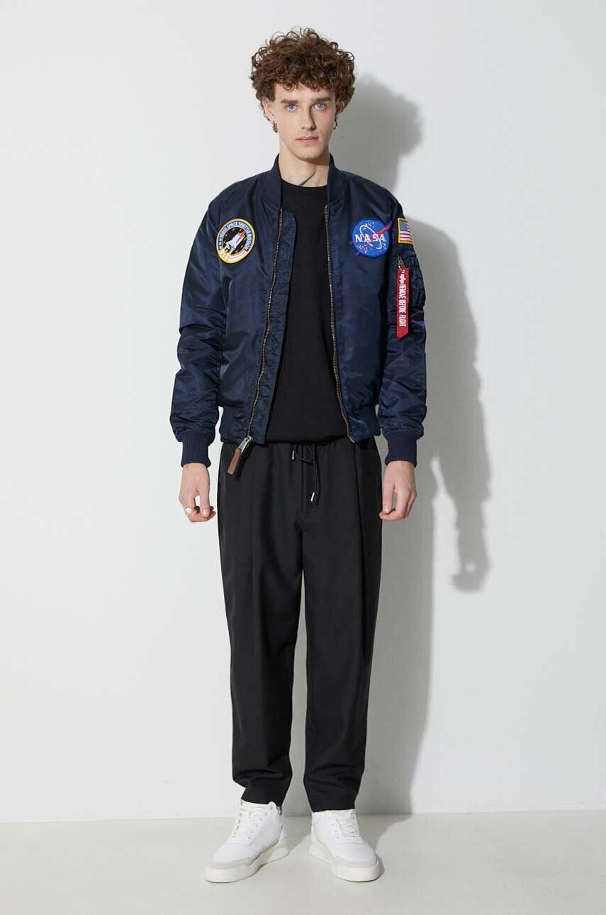 Alpha Industries geacă bomber MA-1 VF NASA barbati culoarea albastru marin de tranzitie 166107.07-rep.blue - Pled.ro