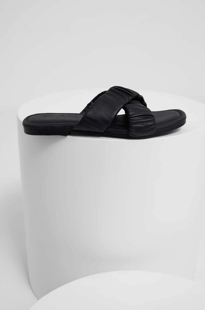 Answear Lab slapi de piele femei culoarea negru - Pled.ro