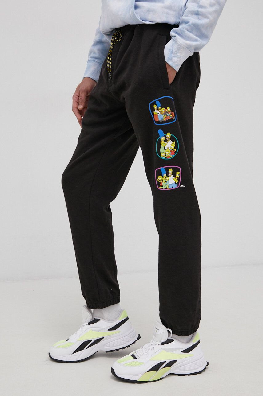 Billabong Pantaloni x The Simpsons bărbați culoarea negru cu imprimeu - Pled.ro