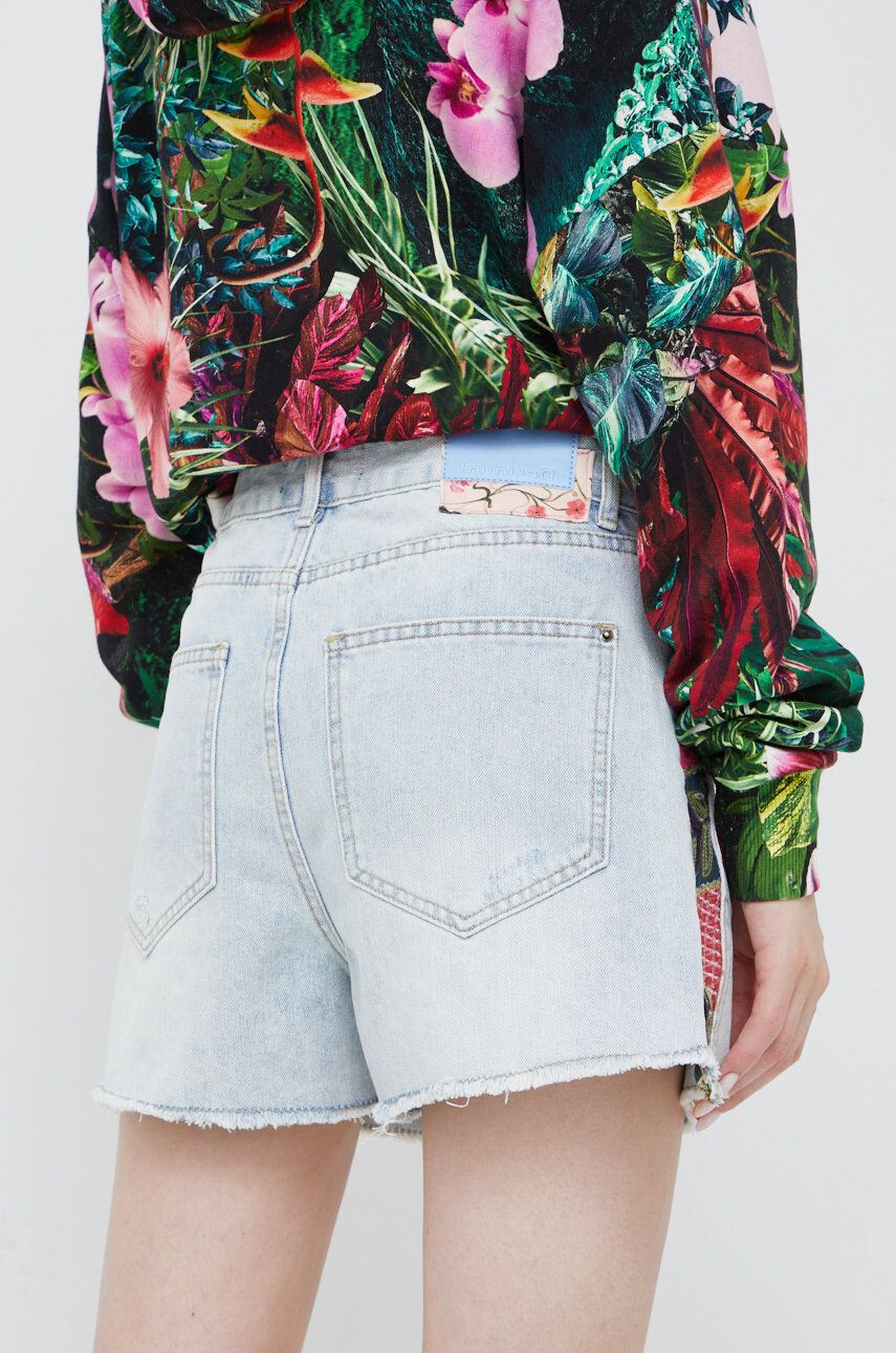 Desigual pantaloni scurti jeans - Pled.ro