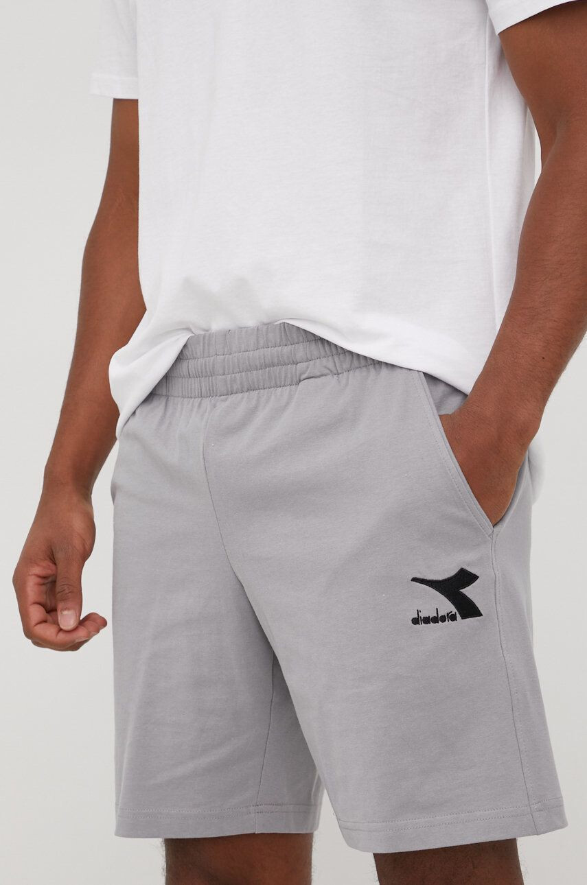 Diadora pantaloni scurti din bumbac - Pled.ro