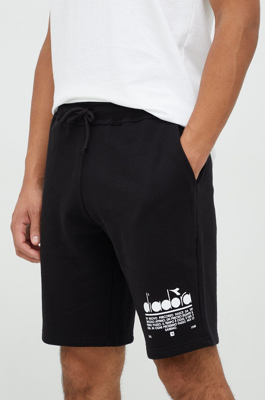 Diadora pantaloni scurti din bumbac - Pled.ro