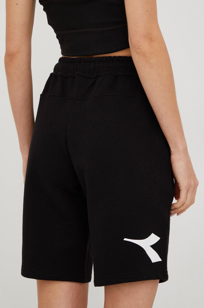 Diadora pantaloni scurti din bumbac - Pled.ro