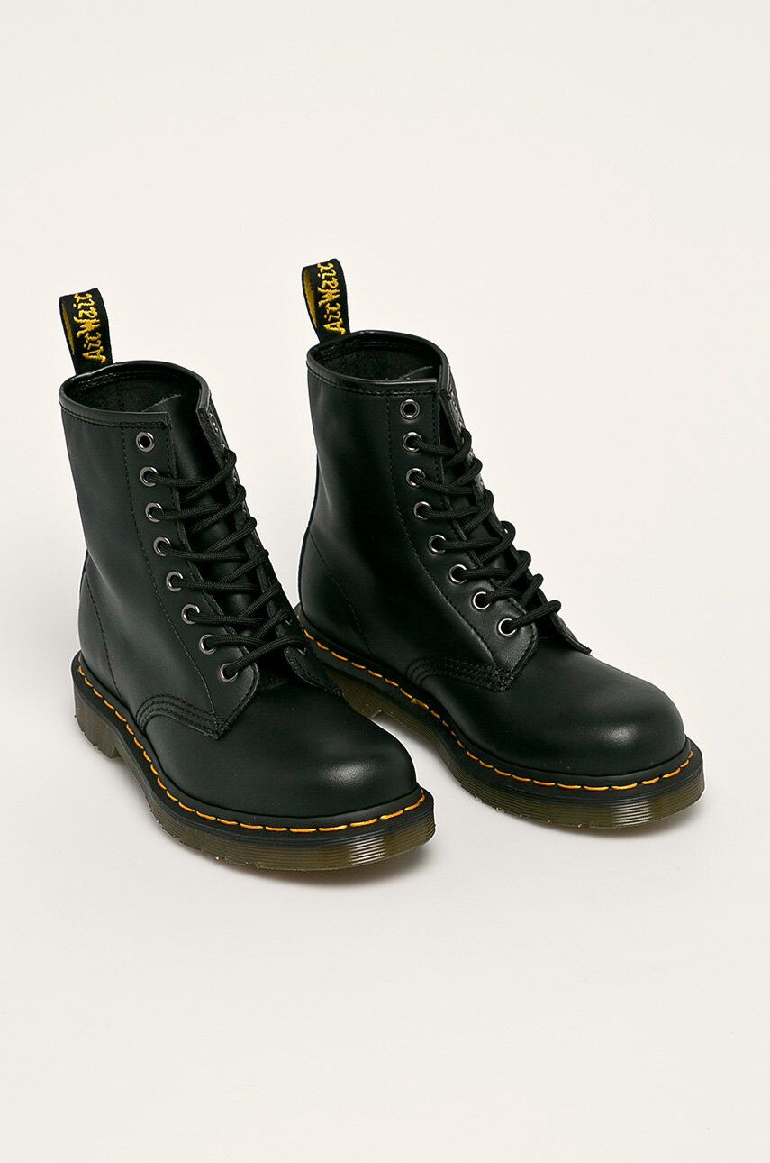 Dr. Martens bocanci de piele 1460 Nappa femei culoarea negru cu toc plat - Pled.ro