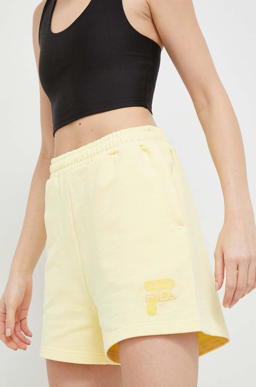 Fila pantaloni scurti din bumbac culoarea galben cu imprimeu high waist - Pled.ro