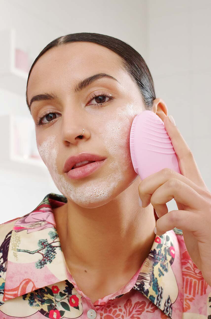 FOREO masaj facial și perie de curățare LUNA™ 3 Normal Skin - Pled.ro