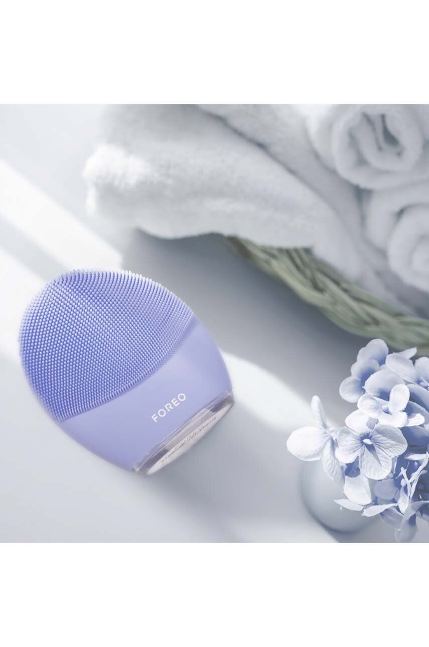 FOREO masaj facial și perie de curățare LUNA™ 3 Sensitive Skin - Pled.ro