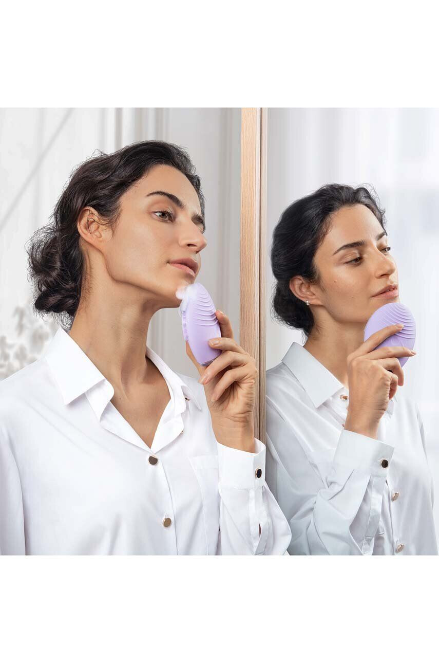 FOREO perie pentru curățarea și fermitatea pielii feței LUNA™ 4 Sensitive Skin - Pled.ro