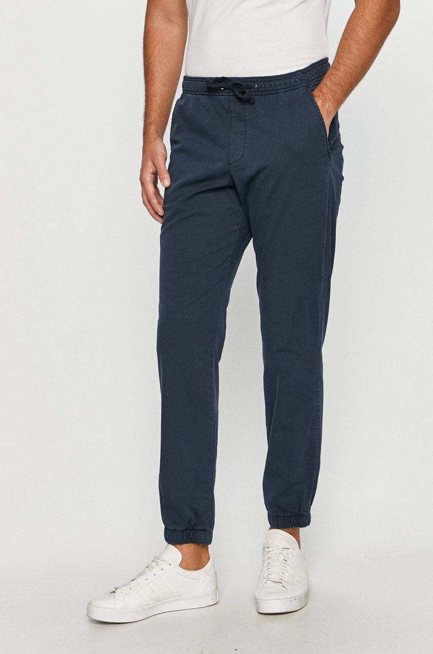 Gap Pantaloni - Pled.ro