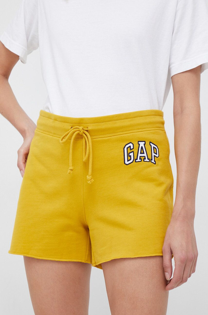 Gap pantaloni scurti femei culoarea galben cu imprimeu medium waist - Pled.ro