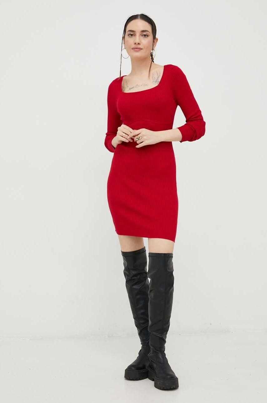 Hollister Co. rochie culoarea rosu mini mulata - Pled.ro