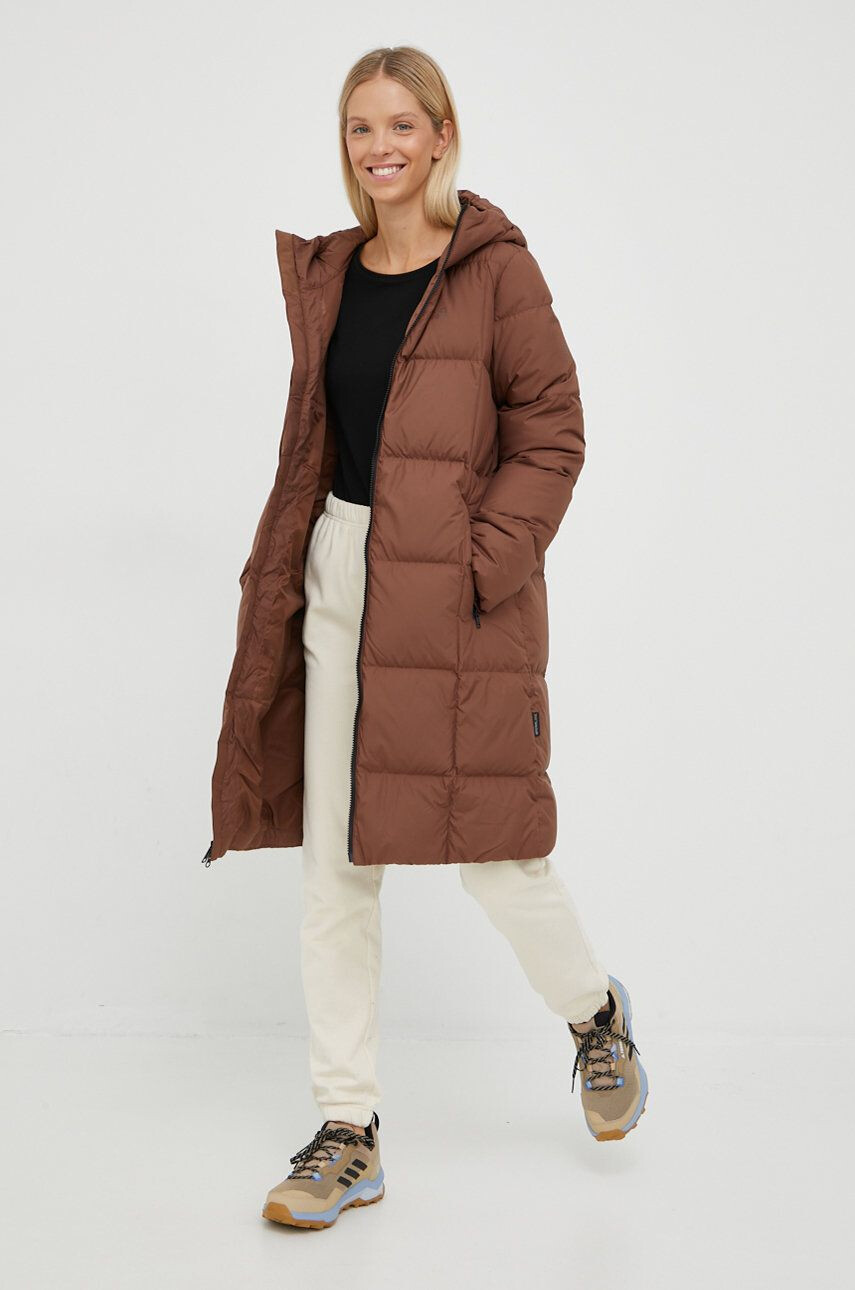 Jack Wolfskin geaca de puf femei culoarea maro de iarna - Pled.ro