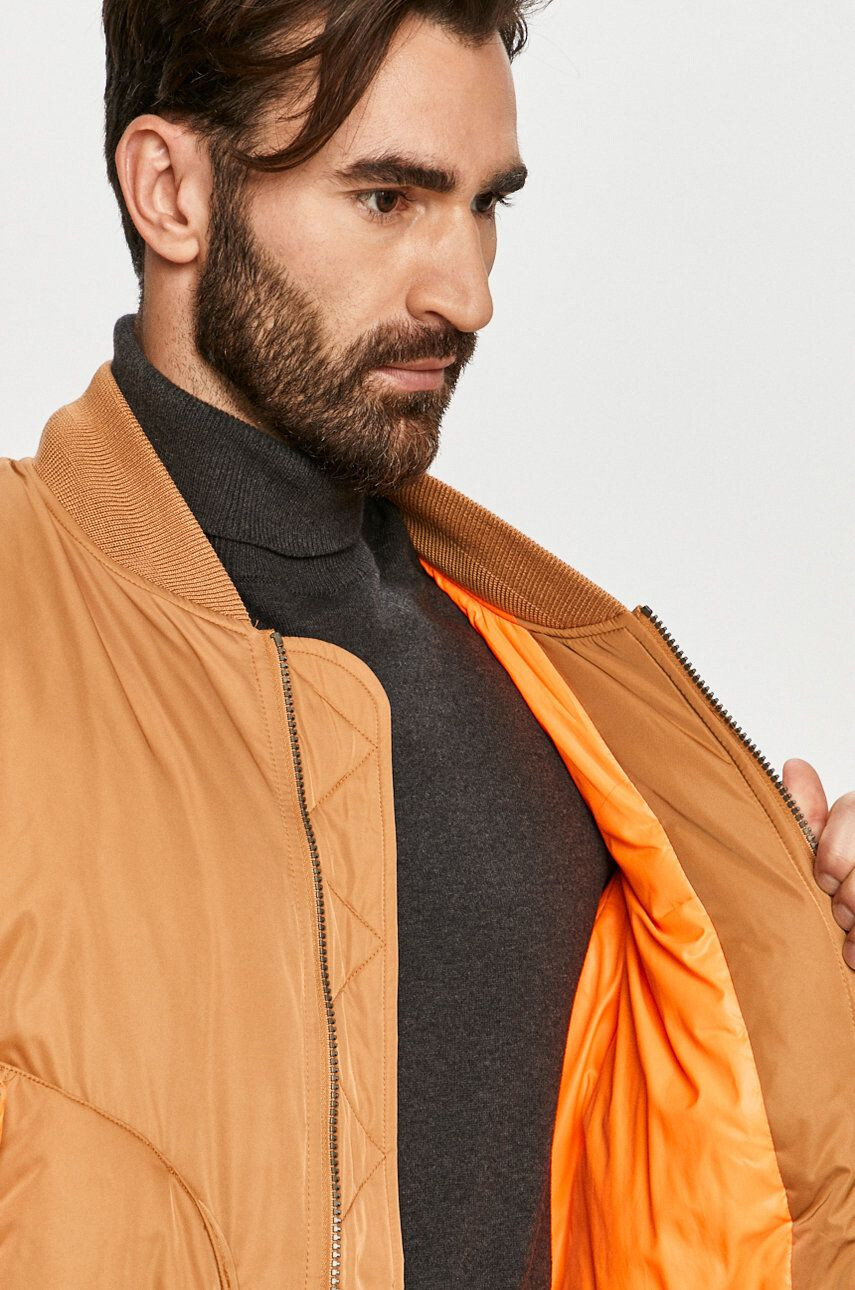 Jordan Geaca bomber - Pled.ro