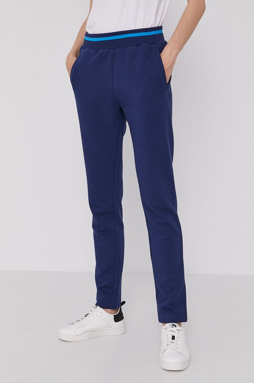 Lacoste pantaloni - Pled.ro