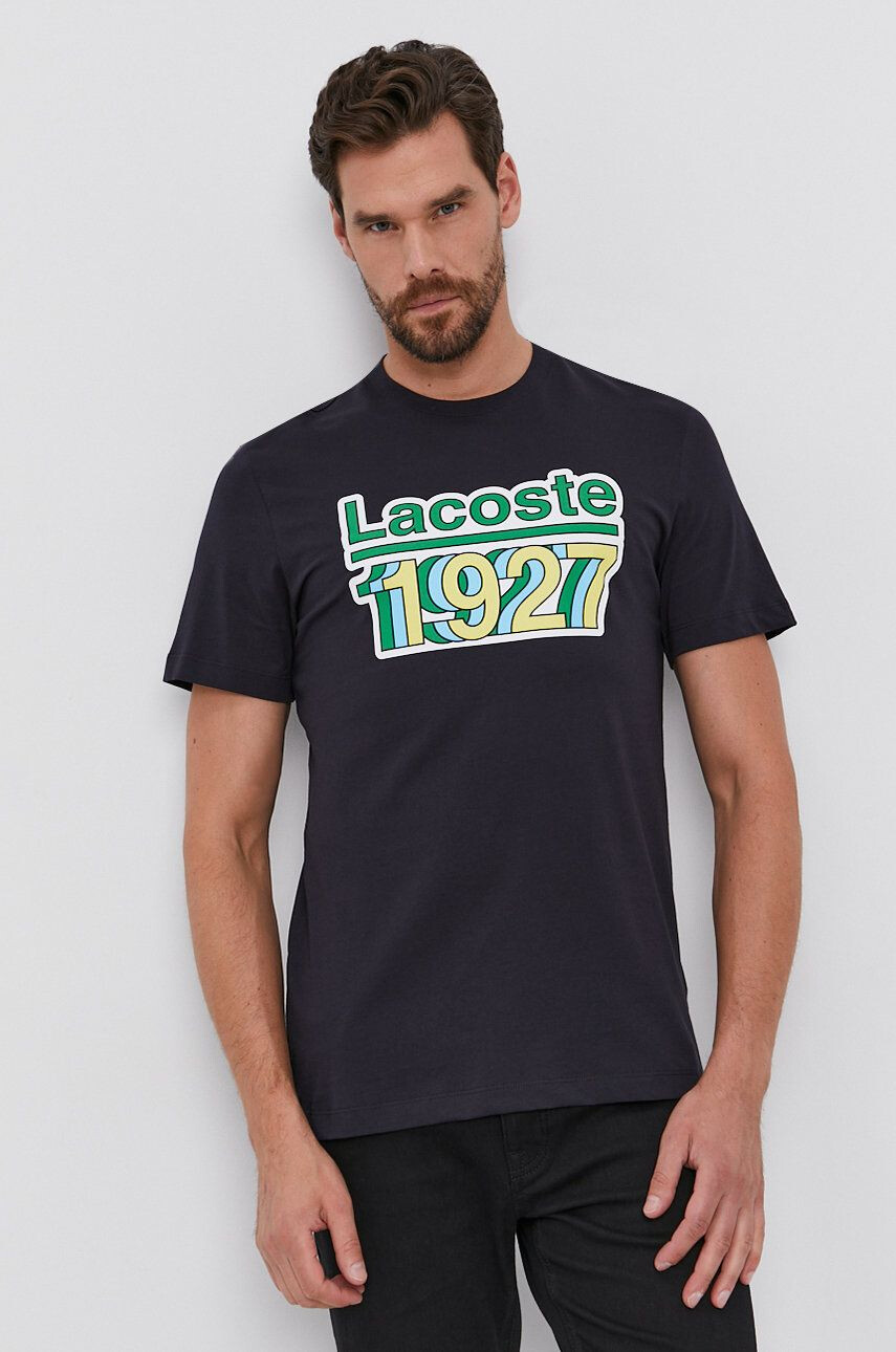 Lacoste Tricou din bumbac culoarea albastru marin cu imprimeu - Pled.ro