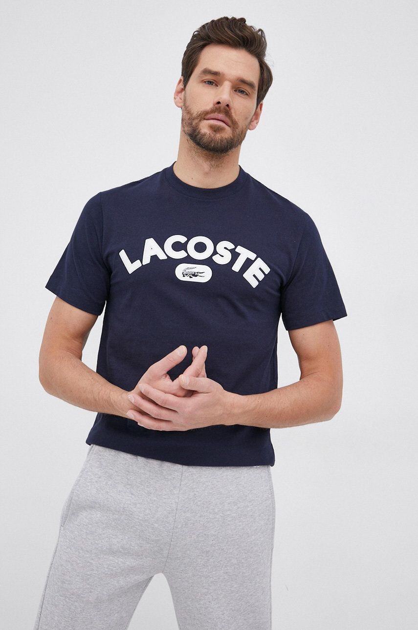 Lacoste Tricou din bumbac culoarea albastru marin cu imprimeu - Pled.ro