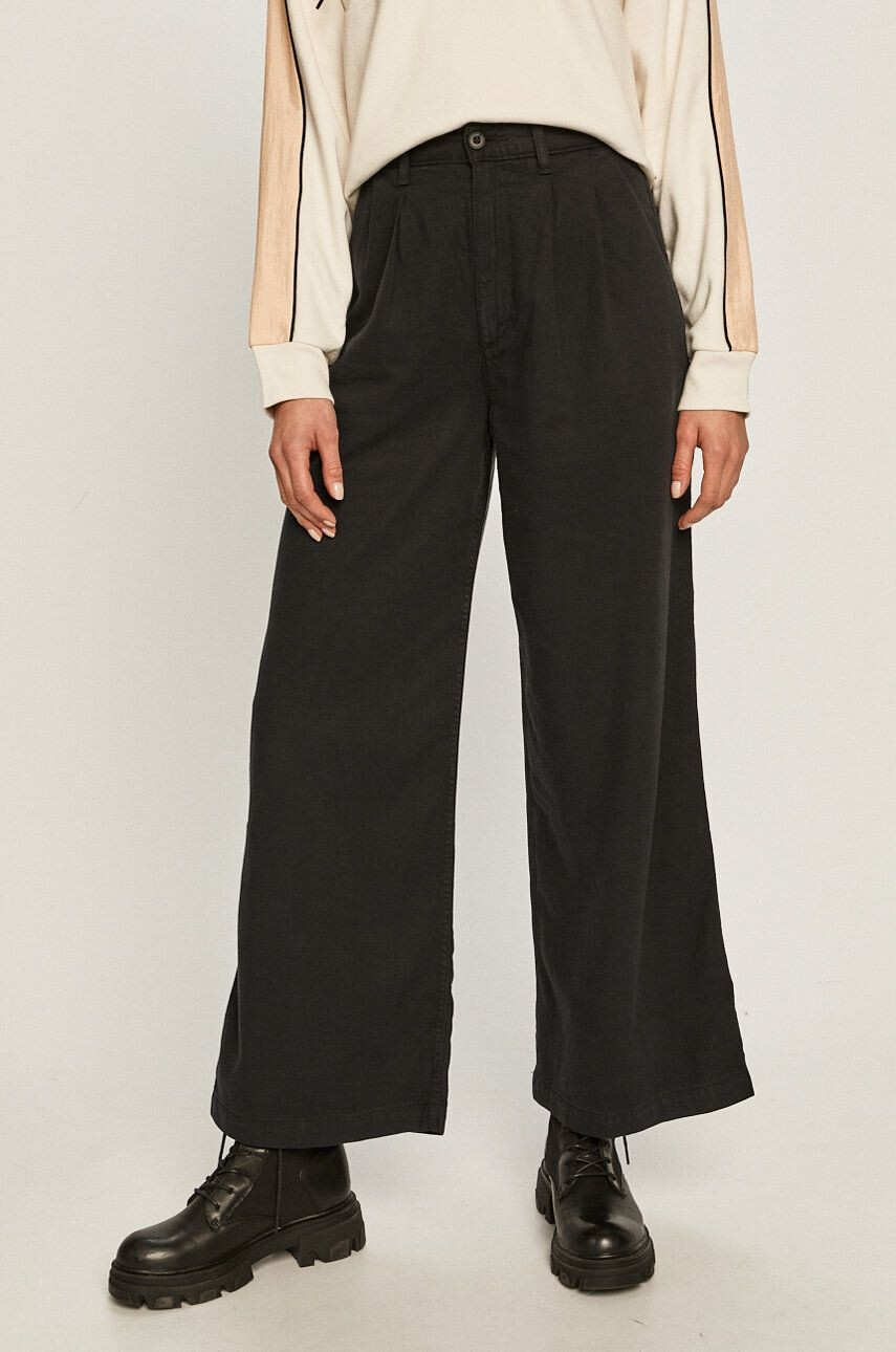 Levi's Pantaloni - Pled.ro