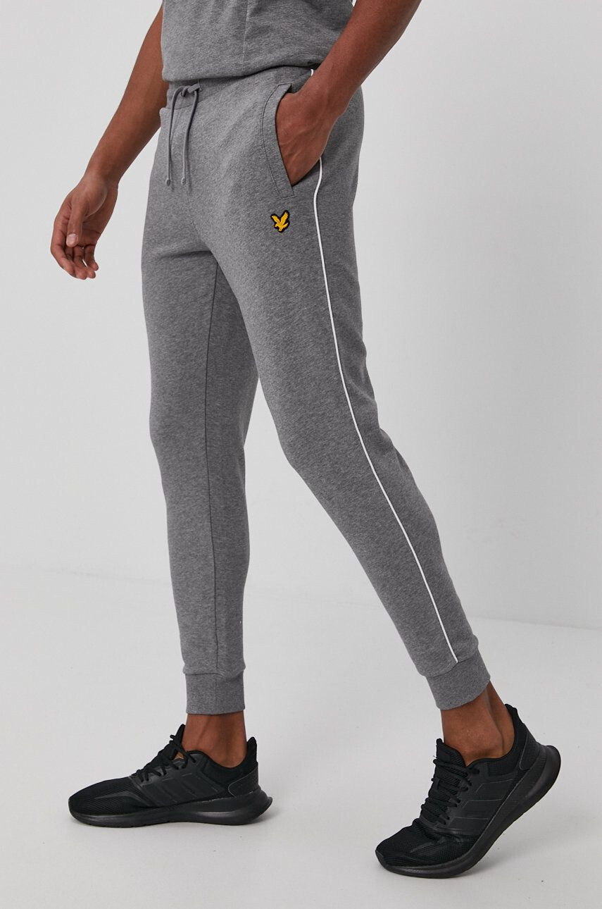 Lyle & Scott Pantaloni bărbați culoarea gri material neted - Pled.ro