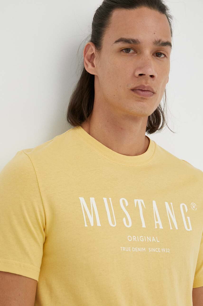 Mustang tricou din bumbac culoarea galben cu imprimeu - Pled.ro