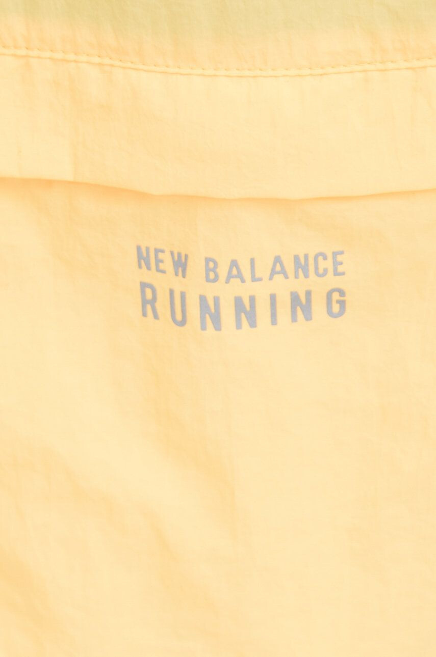 New Balance jachetă de alergare Impact Run culoarea portocaliu de tranzitie oversize - Pled.ro