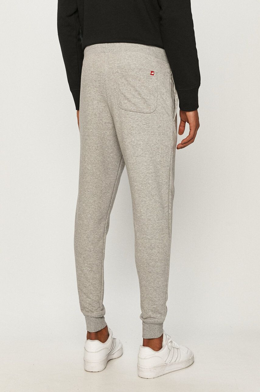 New Balance Pantaloni MP03558AG bărbați culoarea gri - Pled.ro