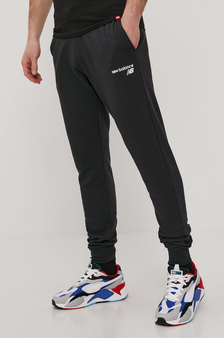 New Balance Pantaloni MP03904BK bărbați culoarea negru material neted MP03904BK-001 - Pled.ro