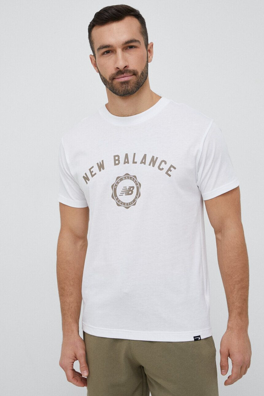 New Balance tricou barbati culoarea alb cu imprimeu - Pled.ro