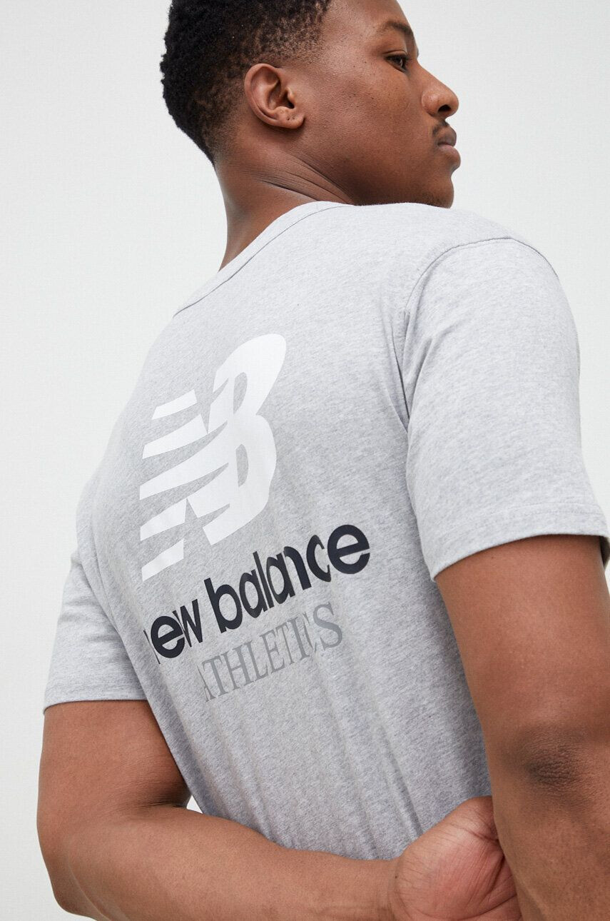 New Balance tricou din bumbac culoarea gri cu imprimeu MT31504AG-4AG - Pled.ro