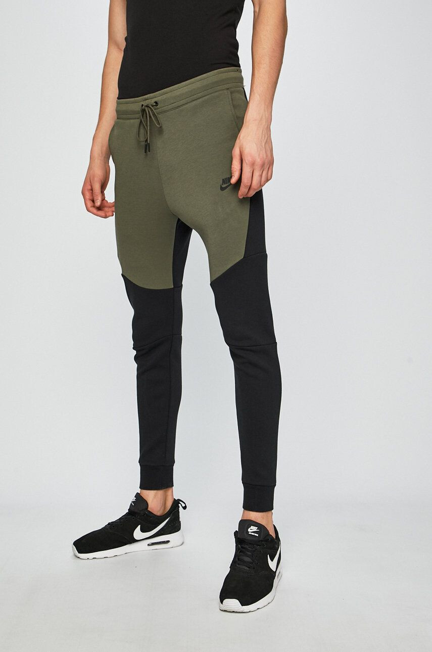 Nike Pantaloni - Pled.ro