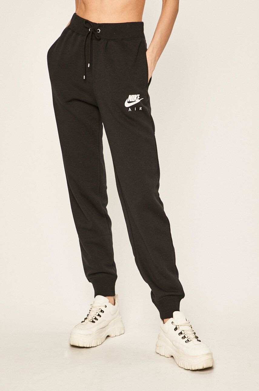 Nike Pantaloni - Pled.ro