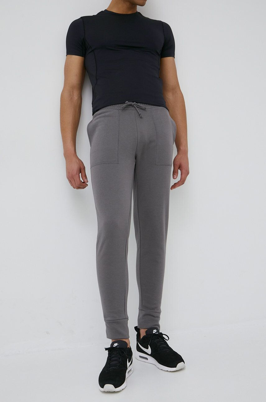 Outhorn pantaloni de trening - Pled.ro