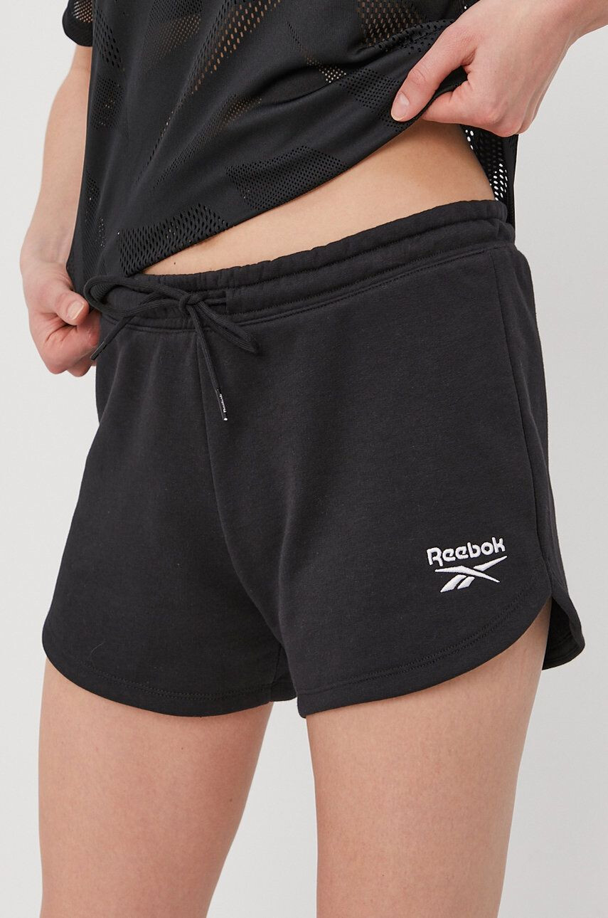 Reebok Pantaloni scurți GL2554 femei culoarea negru material neted medium waist GL2554-BLACK - Pled.ro