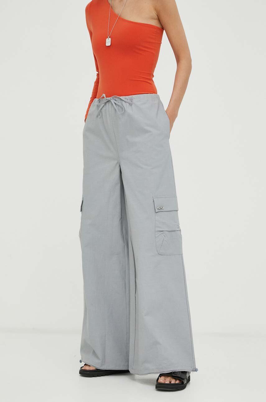 Resume Résumé pantaloni femei culoarea gri fason cargo high waist - Pled.ro