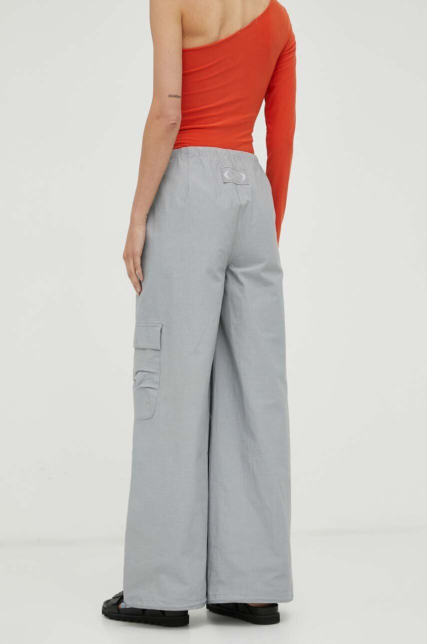 Resume Résumé pantaloni femei culoarea gri fason cargo high waist - Pled.ro