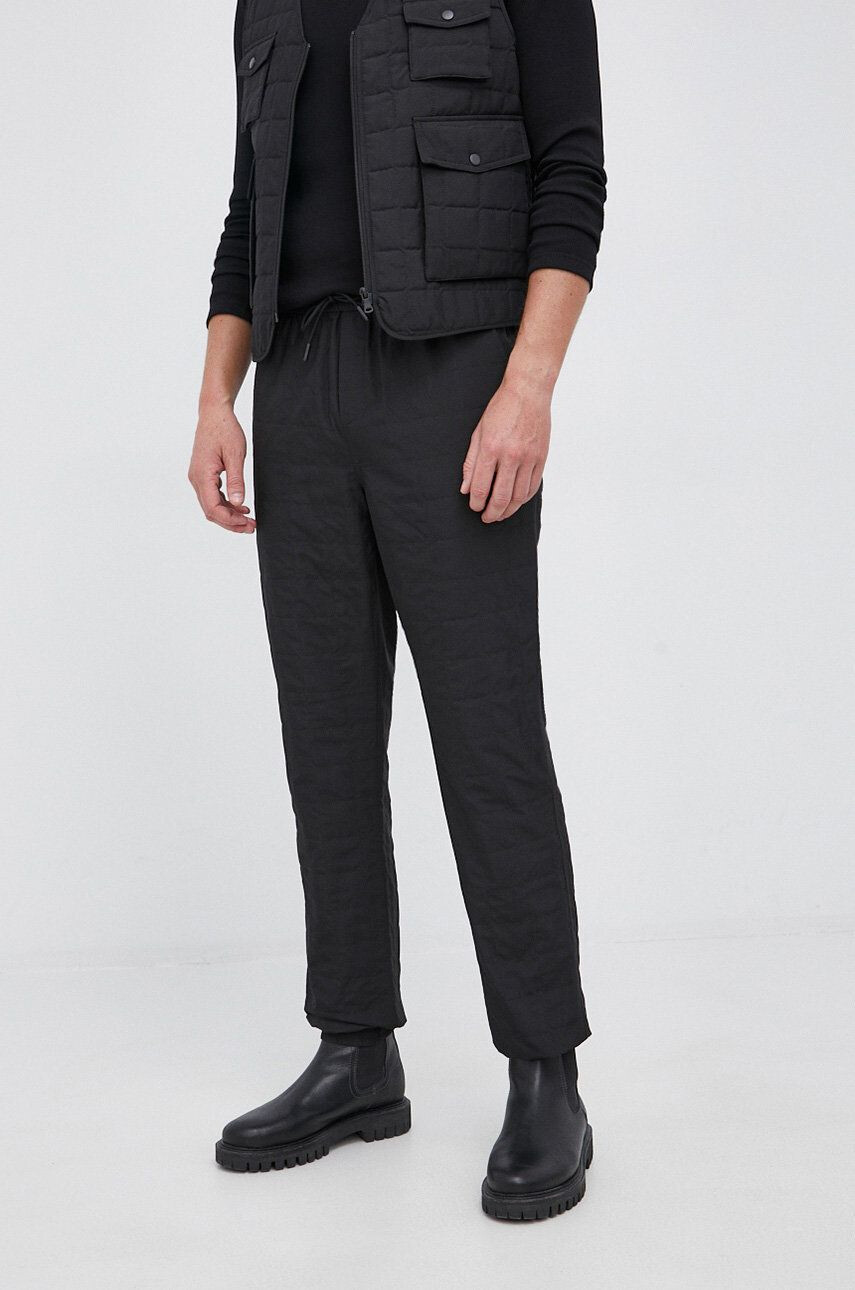 Sisley Pantaloni bărbați culoarea negru jogger - Pled.ro