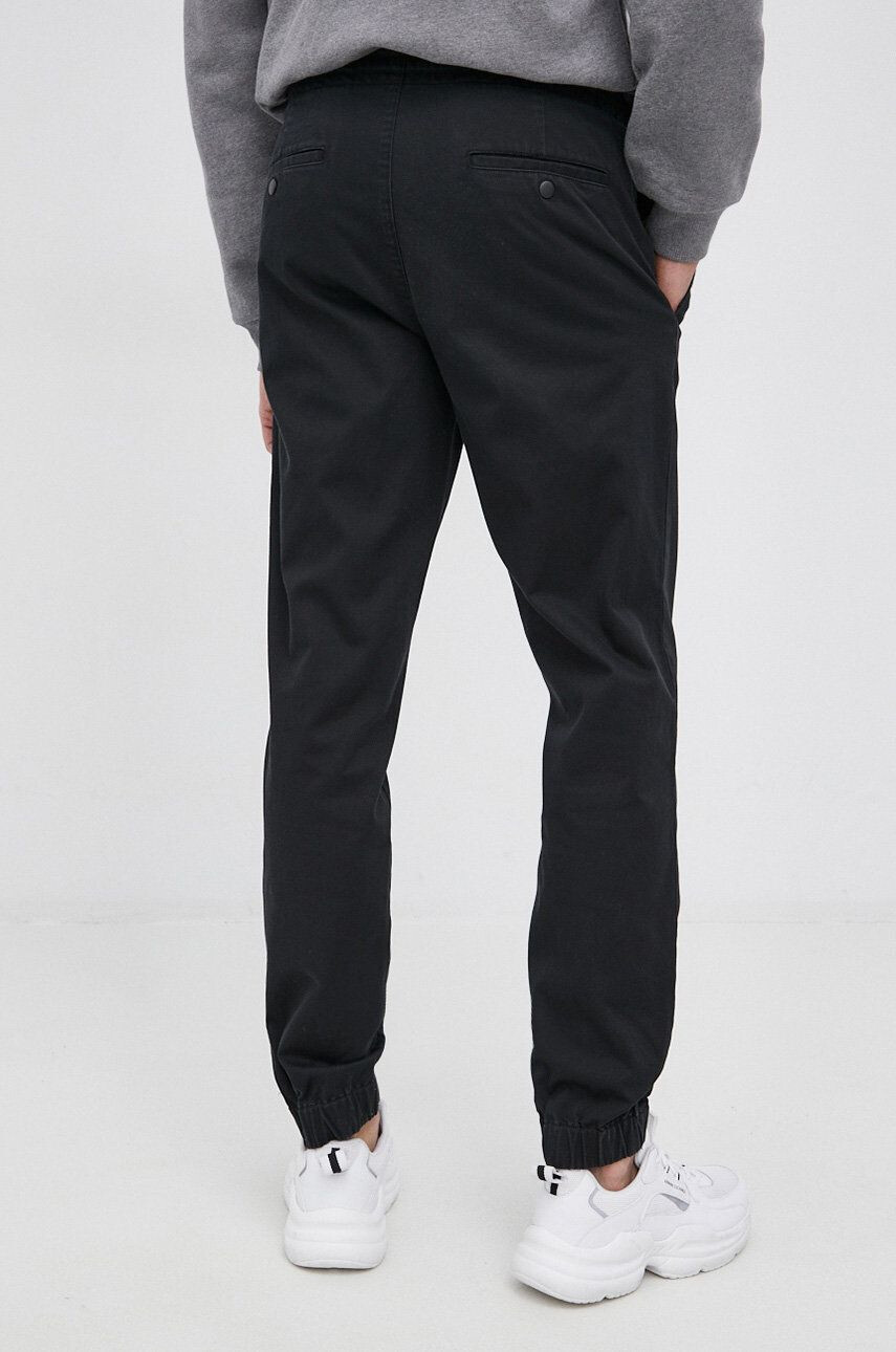 Sisley Pantaloni bărbați culoarea negru jogger - Pled.ro