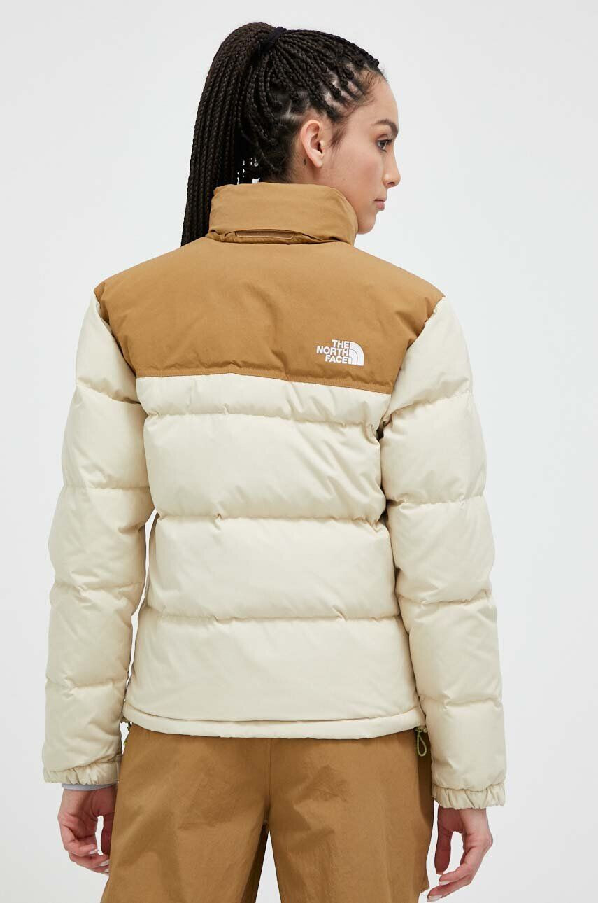 The North Face geaca de puf 92 LOW-FI HI-TEK NUPTSE JACKET femei culoarea bej de iarna - Pled.ro